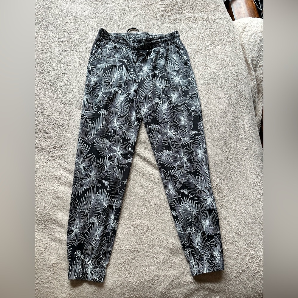 Sweatpant style pants size small